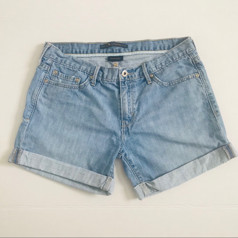 Levi’s Boyfriend Jean Shorts Light Wash Size 8